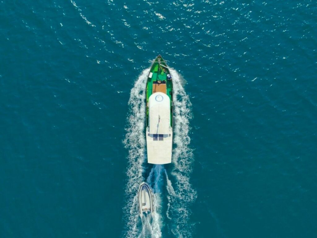 Купание в открытом море